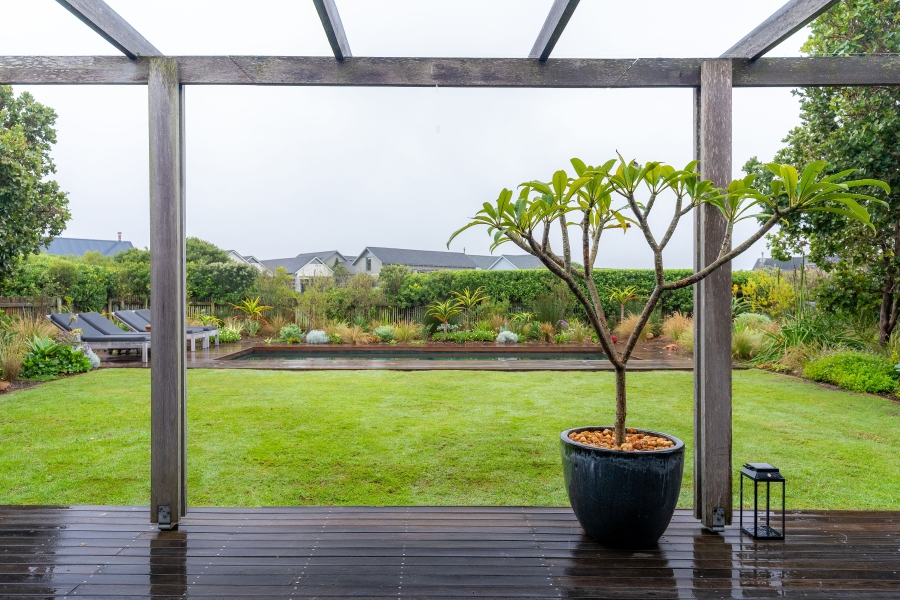 4 Bedroom Property for Sale in Lake Michelle Western Cape